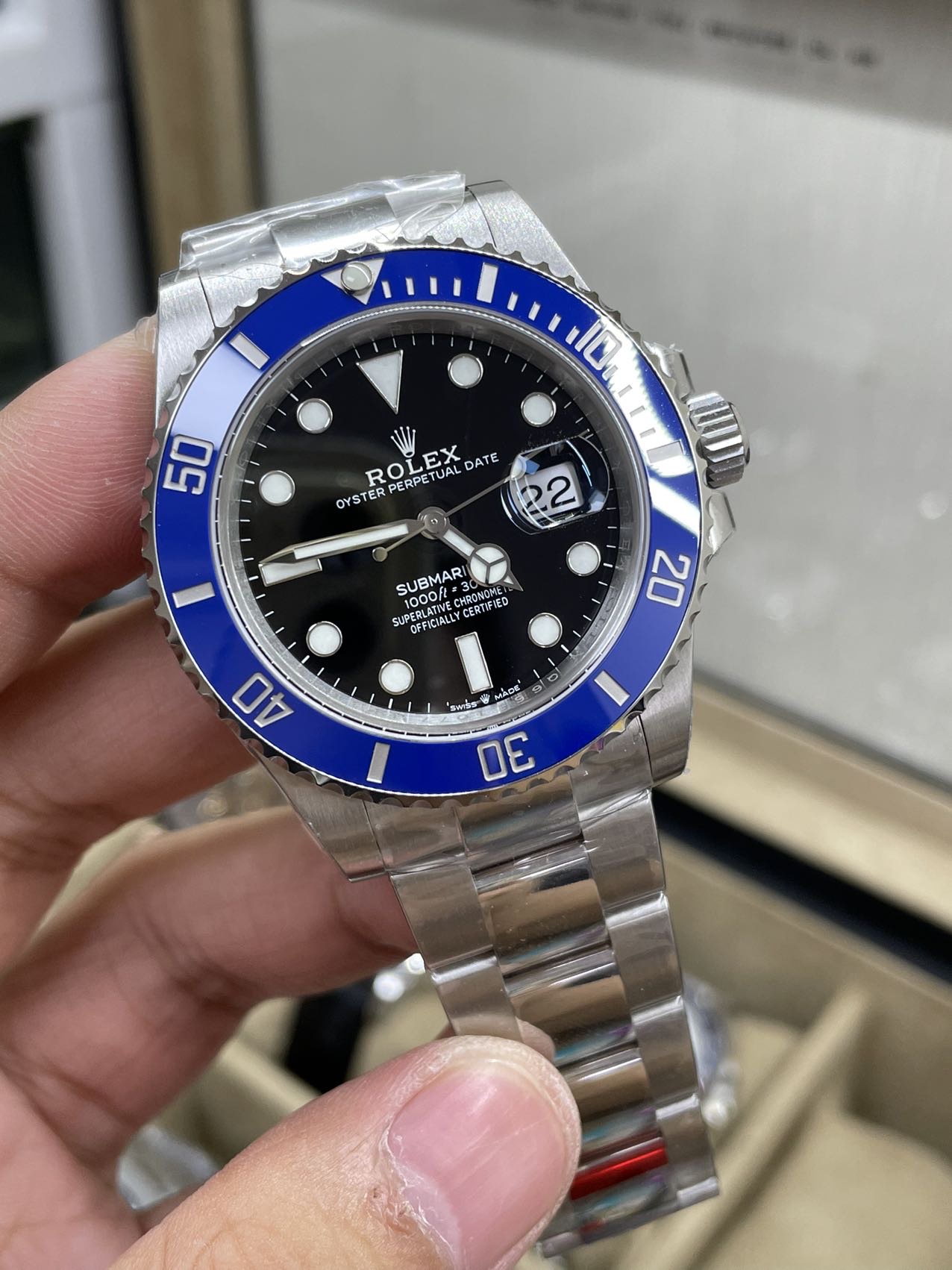 プラチナブルーウォーターゴースト vs 41mm 丹東3235ムーブメント