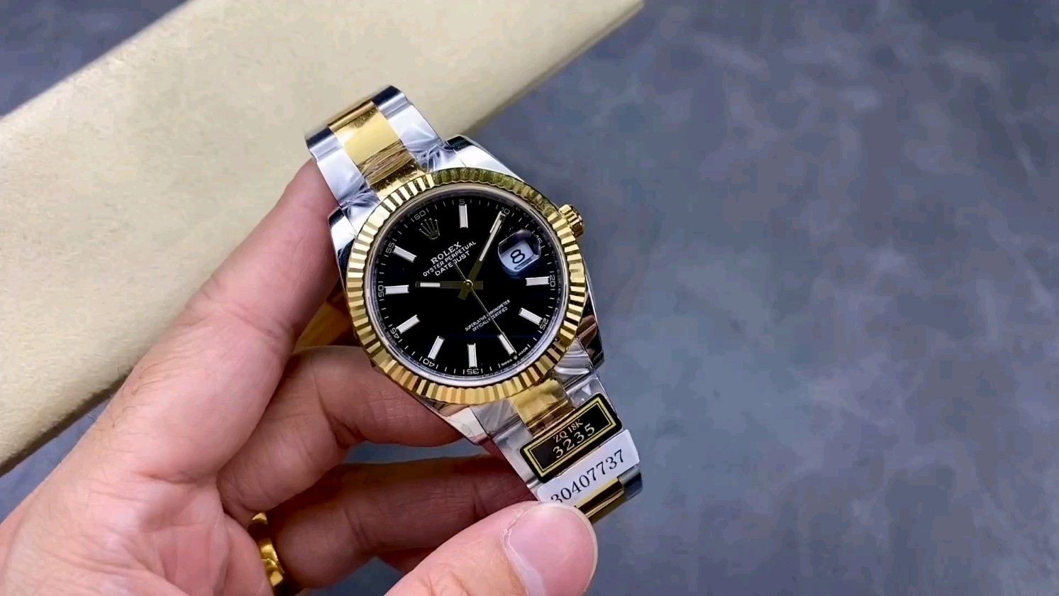 パーペチュアルのエレガンスを手に入れる！ZQファクトリー18k金張り腕時計を徹底レビュー