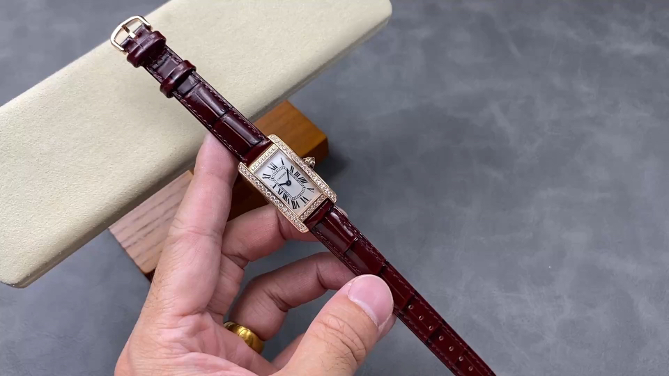 腕時計セレクションびに迷ったら？エレガントなレディースにおすすめの逸品