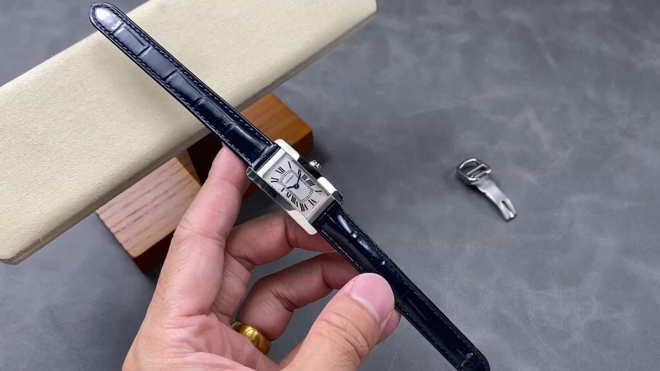 トピックのハイエンド時計！8848F WSTA0016の魅力に迫る