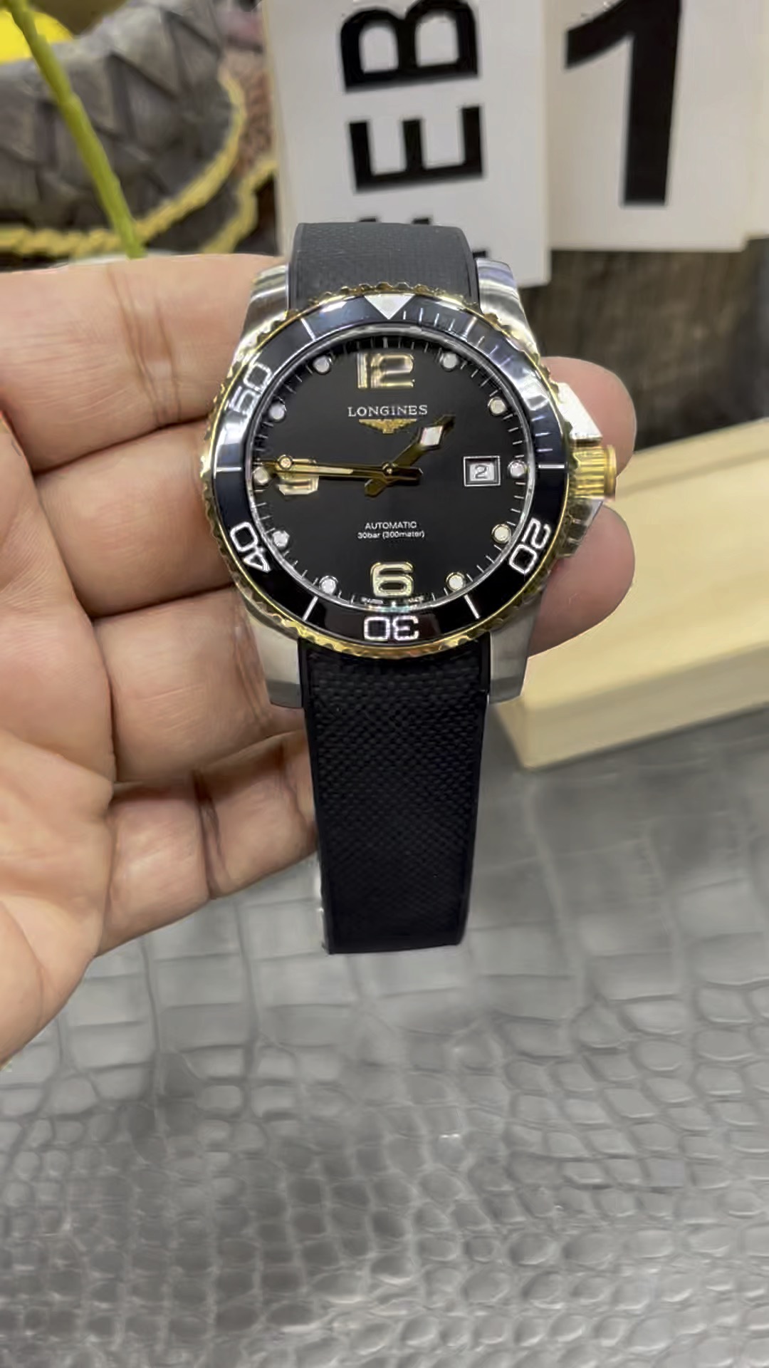 AFロンジン コンクエストシリーズ／41mmコンビネーションゴールドブラックラバーバンドバージョン／シーガル2824オートマティックムーブメント