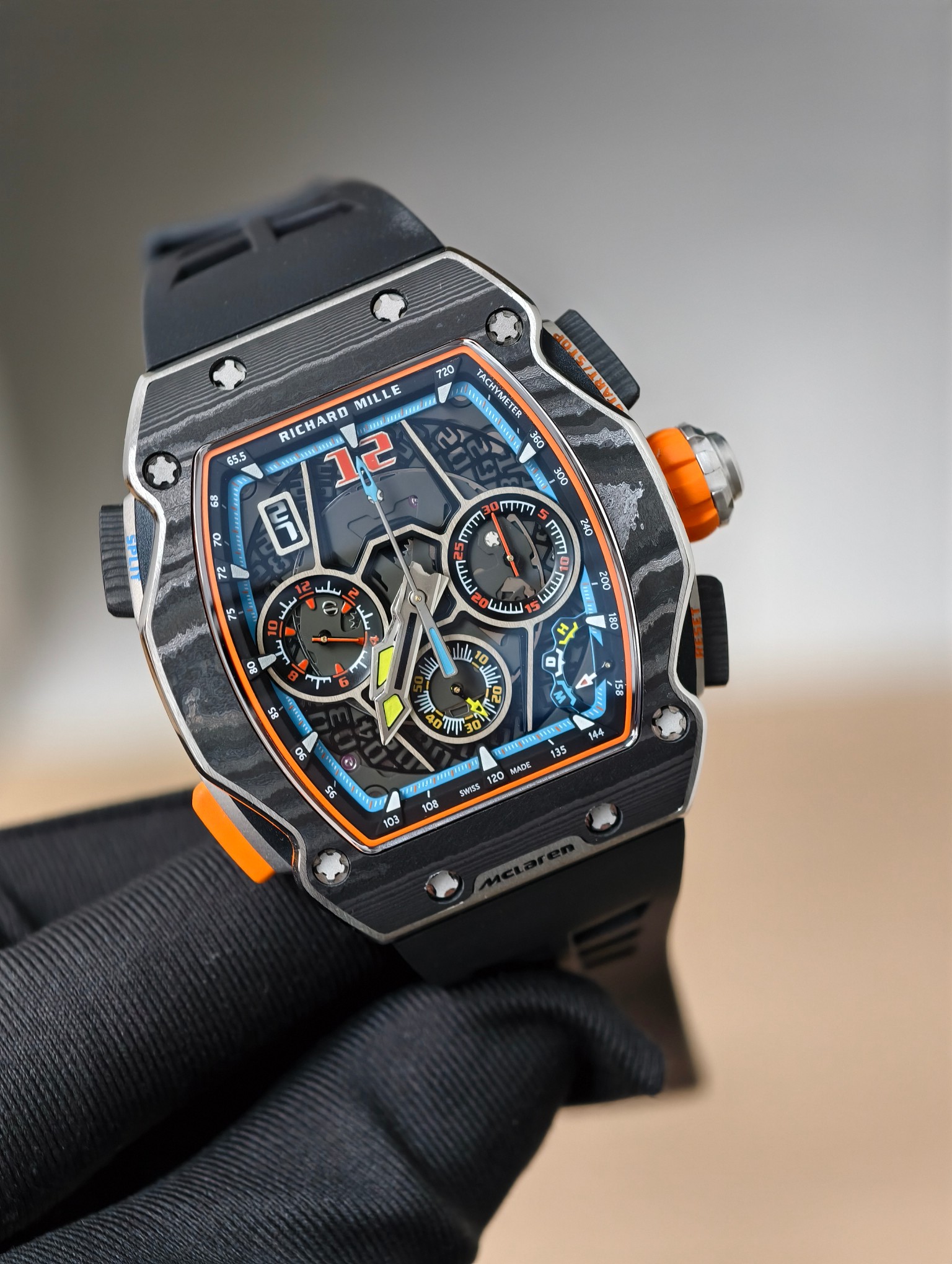 リチャード RM65-01 マクラーレン：美しいカーボンファイバーケース、フルなクロノグラフ機能、優れたフィニッシュげ