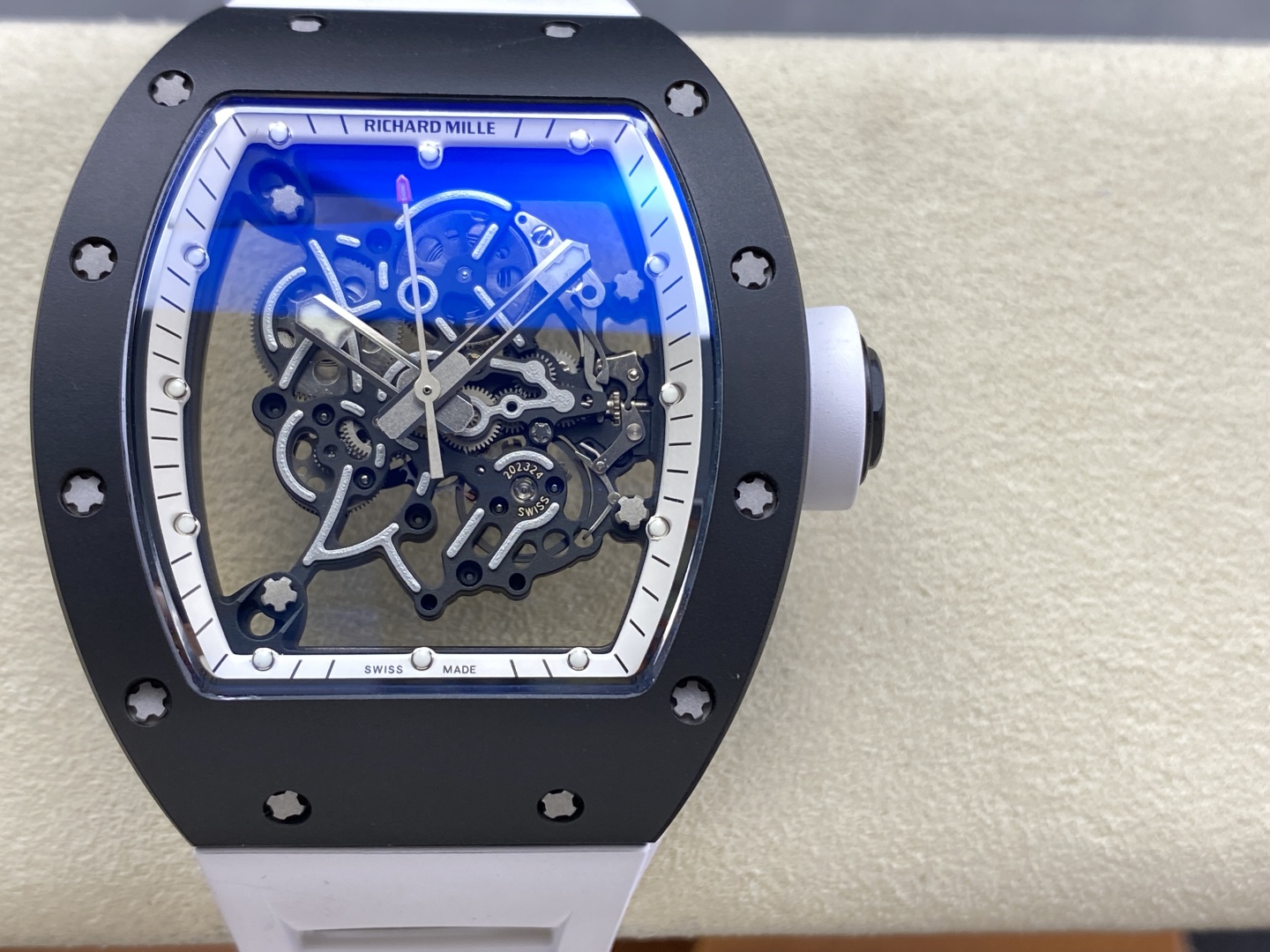 腕時計愛好家必見！理チャード・ミル RM055 の革新的技術と魅力を探る