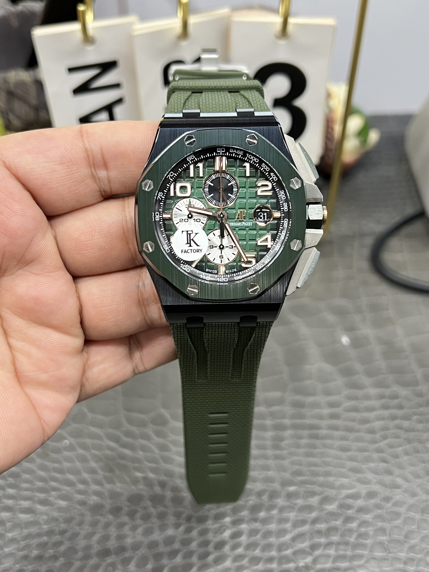 44mmの魅力！オーデマ ピゲロイヤルオーク26400を徹底レビュー