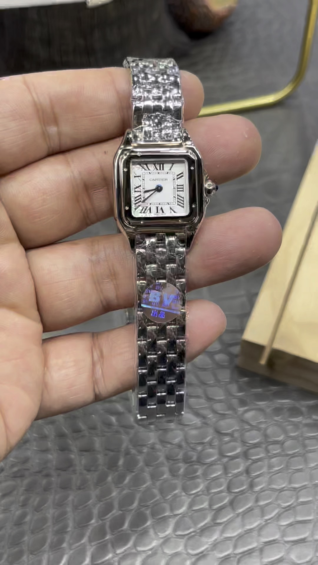 「BV カルティエ パンテール コレクション／22mm×30mm スモールセコンド／スイス製ロンダ クォーツムーブメント」