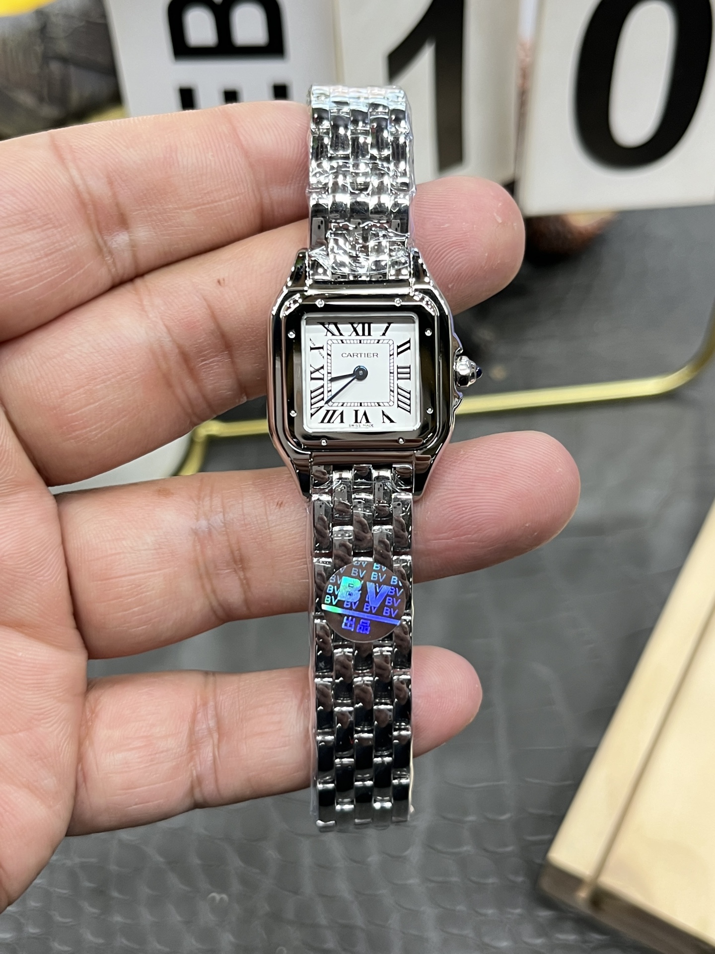 「BVカルティエ パンテールシリーズ／22mm×30mmスモール／スイス製ロンダクォーツムーブメント」