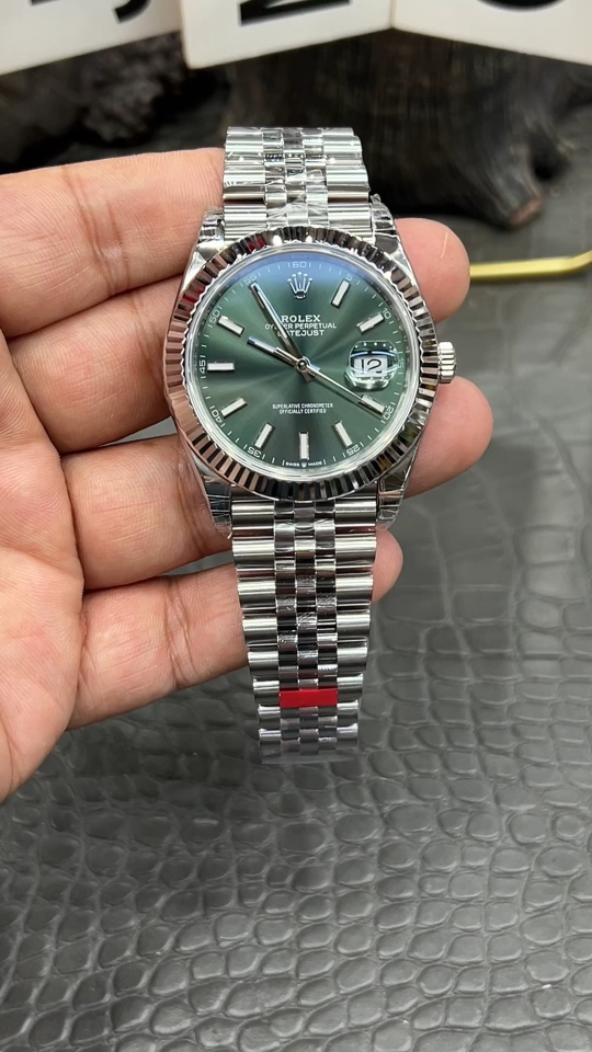 VSロレックス デイトジャスト/41mm グリーンデイトジャスト/ダントン3235一体型全自動機械