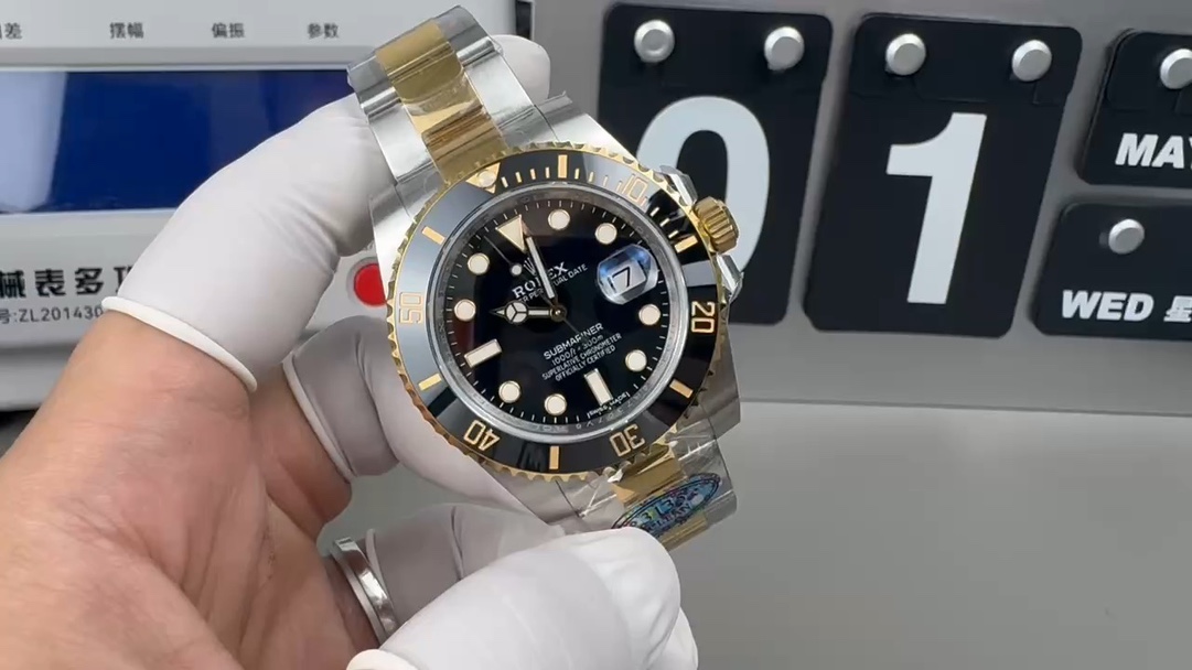 「40 ダントン間 金黒サブマリーナ」