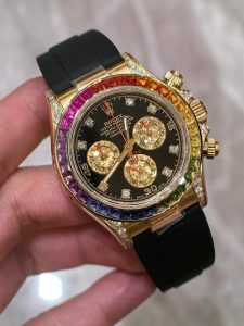 FHファクトリーのレインボーデイトナ：レプリカ時計製作の倫理的視点