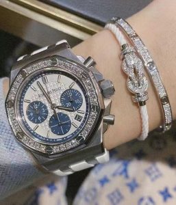 オーデマ ピゲ 26231ST: ラグジュアリーとスタイルの魅惑的な融合